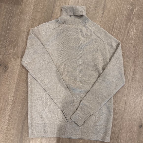 Aritzia Wilfred Augustine Turtleneck Grey Sweater - Picture 2 of 5